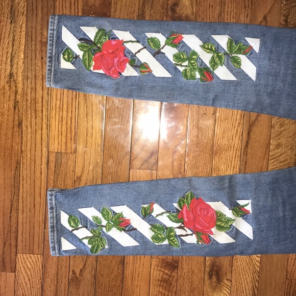 Off-White Jeans rose print - Picture 4 of 6